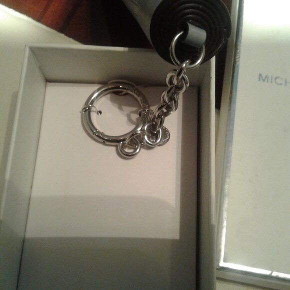 NEW!  Michael Kors Soft Light Blue Leather Fringe Keychain - Picture 3 of 9